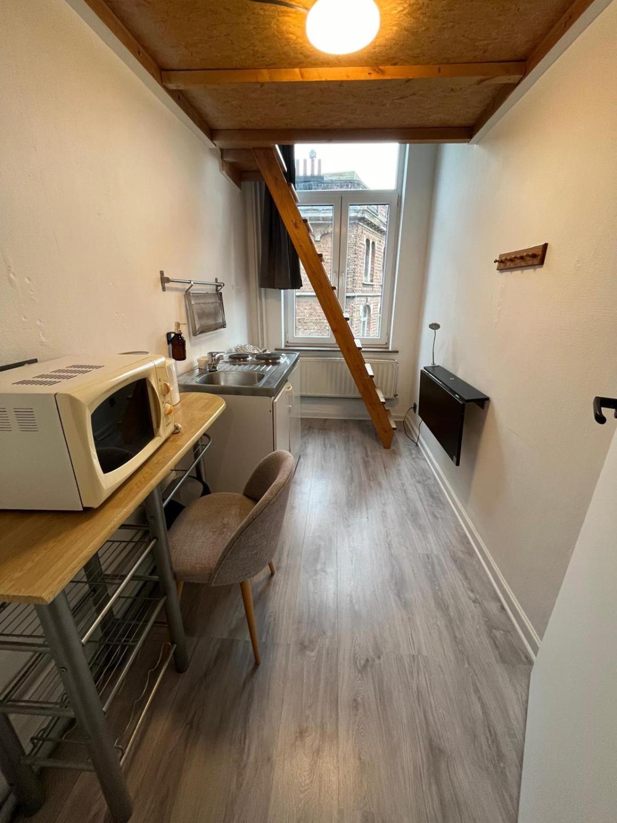 European District Hostel Brussels Exterior photo